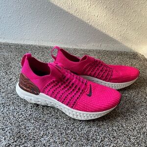Nike Women's Phantom run 2 shoes